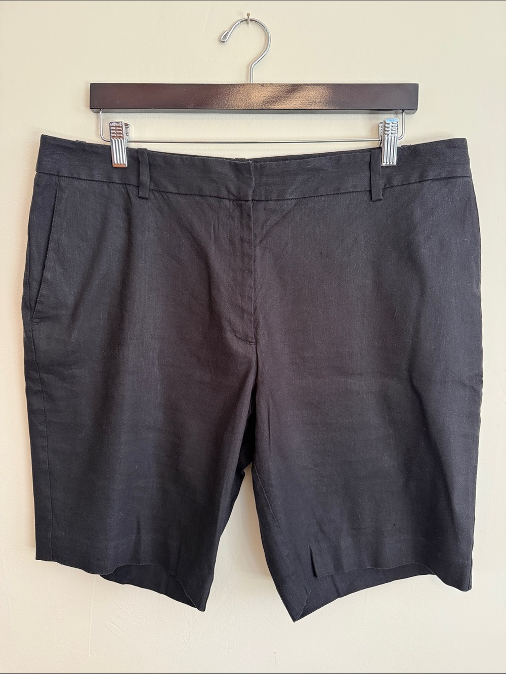 🐝NWOT🐝 DKNY LINEN Black Women's Tailored Bermuda Shorts